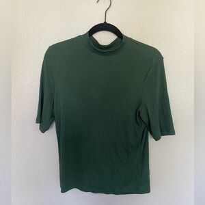 Green Ribbed Mock Neck Shortsleeve Shirt